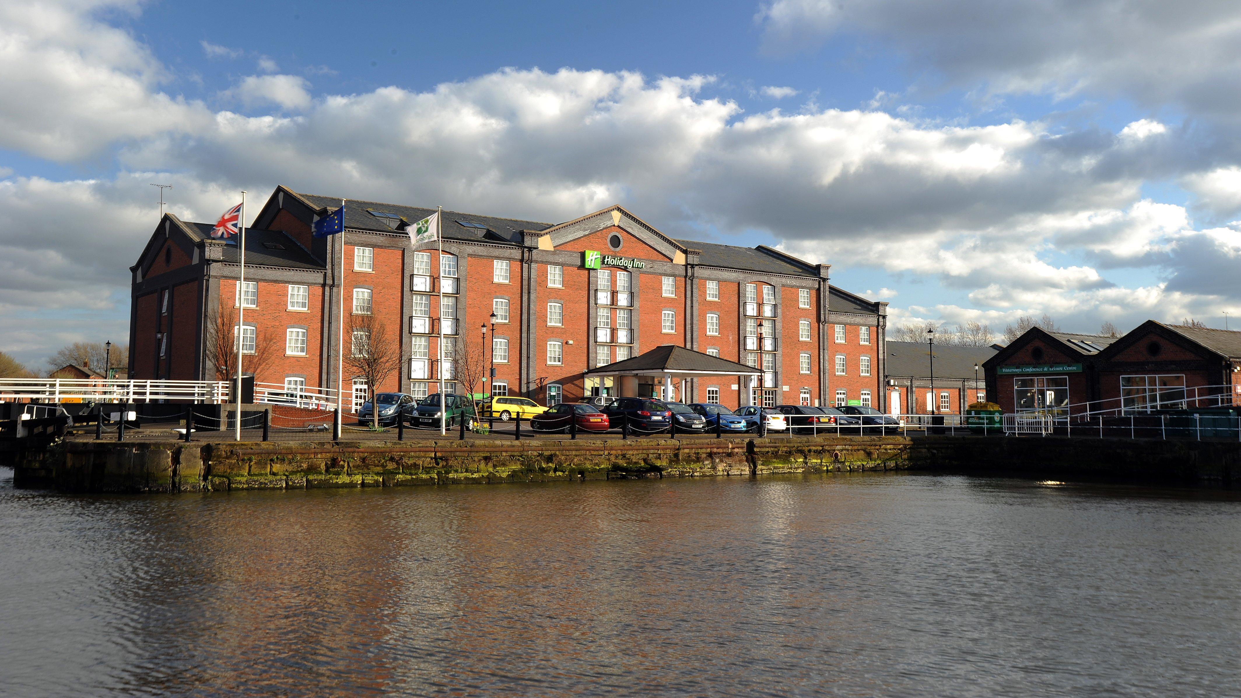 Holiday Inn Ellesmere Port/Cheshire Oaks By Ihg Dış mekan fotoğraf