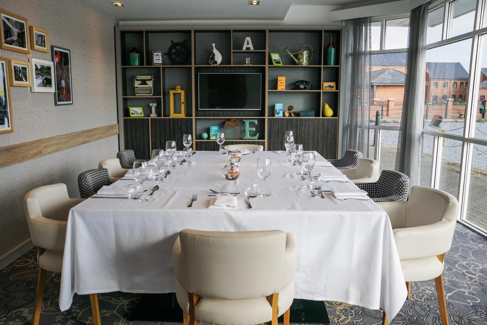 Holiday Inn Ellesmere Port/Cheshire Oaks By Ihg Dış mekan fotoğraf