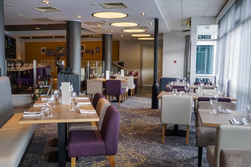 Holiday Inn Ellesmere Port/Cheshire Oaks By Ihg Dış mekan fotoğraf